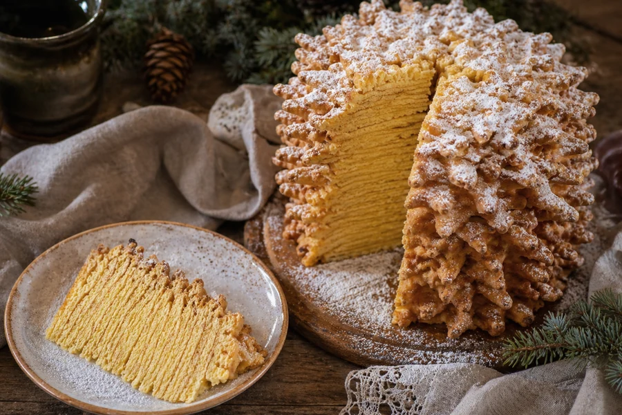 Šakotis: The Lithuanian Branched Tree Cake for Weddings and Christmas - detail photo 2