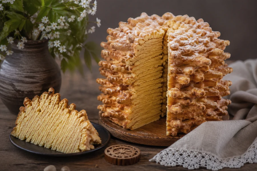 Šakotis: The Lithuanian Branched Tree Cake for Weddings and Christmas - detail photo 3